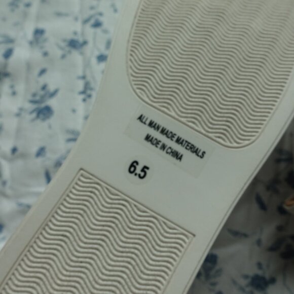 Off-white W6.5 Dolce Vita Sneaker - Picture 4 of 6